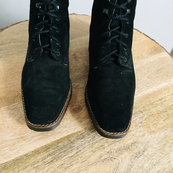 Andre Assous Italian Made  Black Suede Lace Up  Ankle Boots Size 37(5.5 US) - Picture 5 of 7